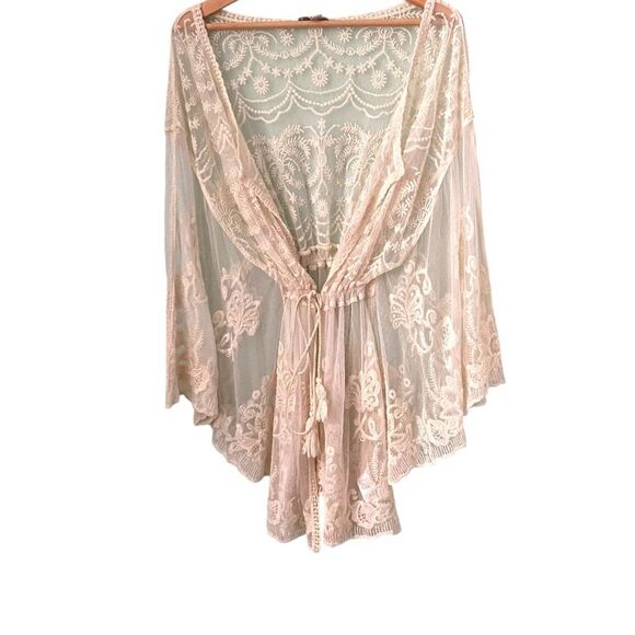Yaira Lace Kimono Cardigan in Size L/XL - Picture 3 of 9